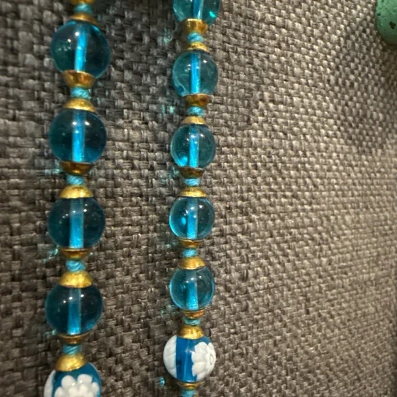 Artisan glass necklace with white flowers and aqua blue glass - Picture 6 of 8